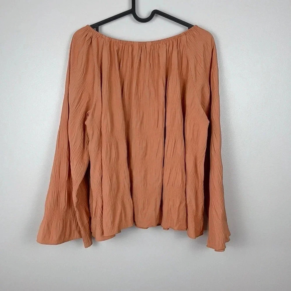 ELIZABETH AND JAMES | OFF SHOULDER BRICK COLOR WRINKLE TEXTURED BLOUSE - Picture 13 of 13